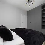 Elegant Ludwiki With Parking & Air Conditioning By Renters Apartment Warsaw
