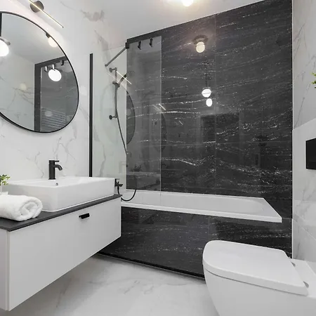 Elegant Ludwiki With Parking & Air Conditioning By Renters Διαμέρισμα