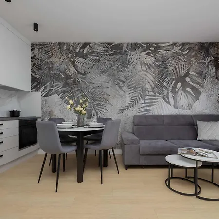 Elegant Ludwiki With Parking & Air Conditioning By Renters * Βαρσοβία