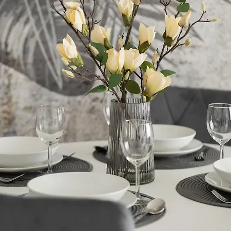Elegant Ludwiki With Parking & Air Conditioning By Renters Appartement Warschau