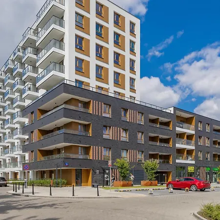 Elegant Ludwiki With Parking & Air Conditioning By Renters Varşova